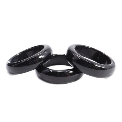 Кольцо из камня гладкое SEW123-L31 Черный агат дарует защиту от всех видов сглаза и порчи размеры 16-19мм